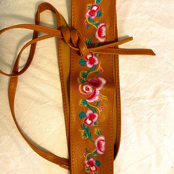 Embroidered Leather Wrap Belt - Picture 2 of 2